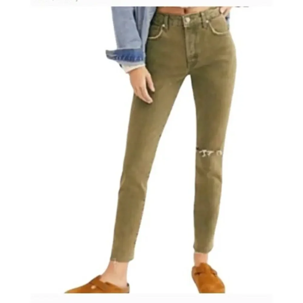NWOT We The Free 1073492‎ Green Button Fly Stella Skinny Destroyed Jeans Size 26
